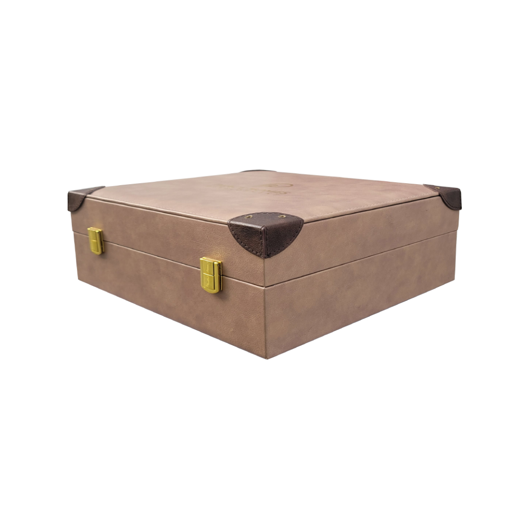 Dubai Grandeur Fragrance Case – A luxury leather box with gold accents, designed for premium fragrance storage and customization. High-end craftsmanship with elegant branding possibilities.